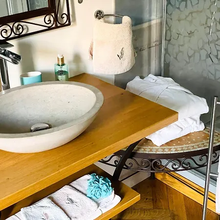 Guest house Le Clos Des Fayettes 4*